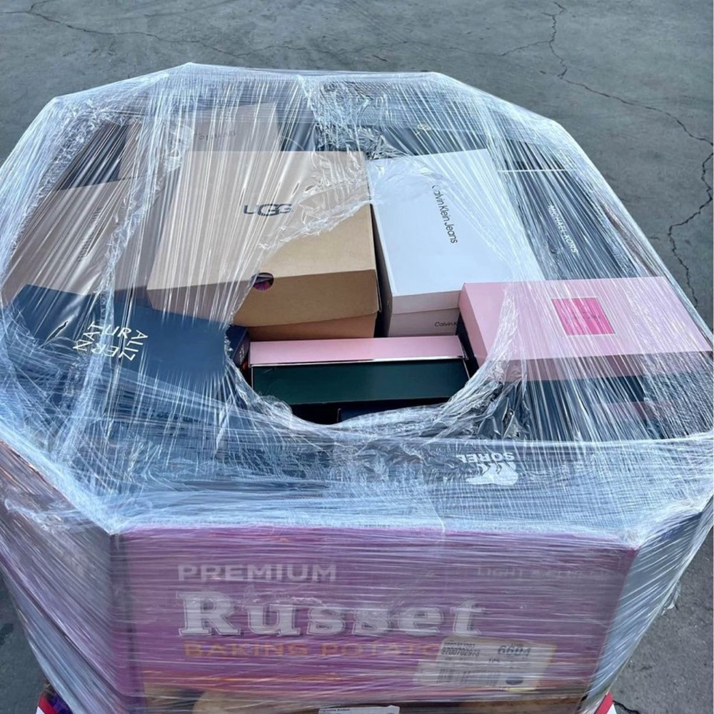 Shoe pallet for my upcoming posh show! ❤️